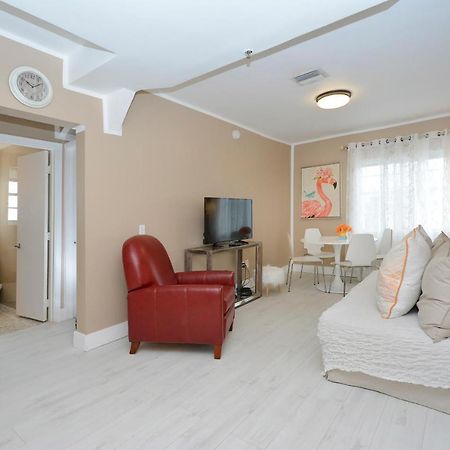 Ocean Drive Beach Apartments ไมอามีบีช ภายนอก รูปภาพ