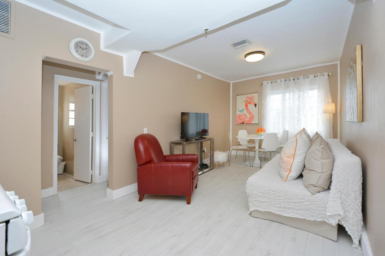 Ocean Drive Beach Apartments ไมอามีบีช ภายนอก รูปภาพ